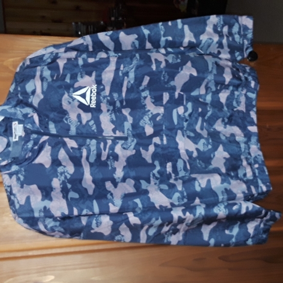 Reebok Jackets & Blazers - 🎉Reebok jacket xl